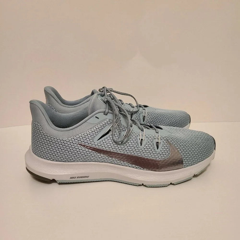 NEW Nike Quest 2 Trail Running Sneakers US Women's Size 11.5 Excellent Condition